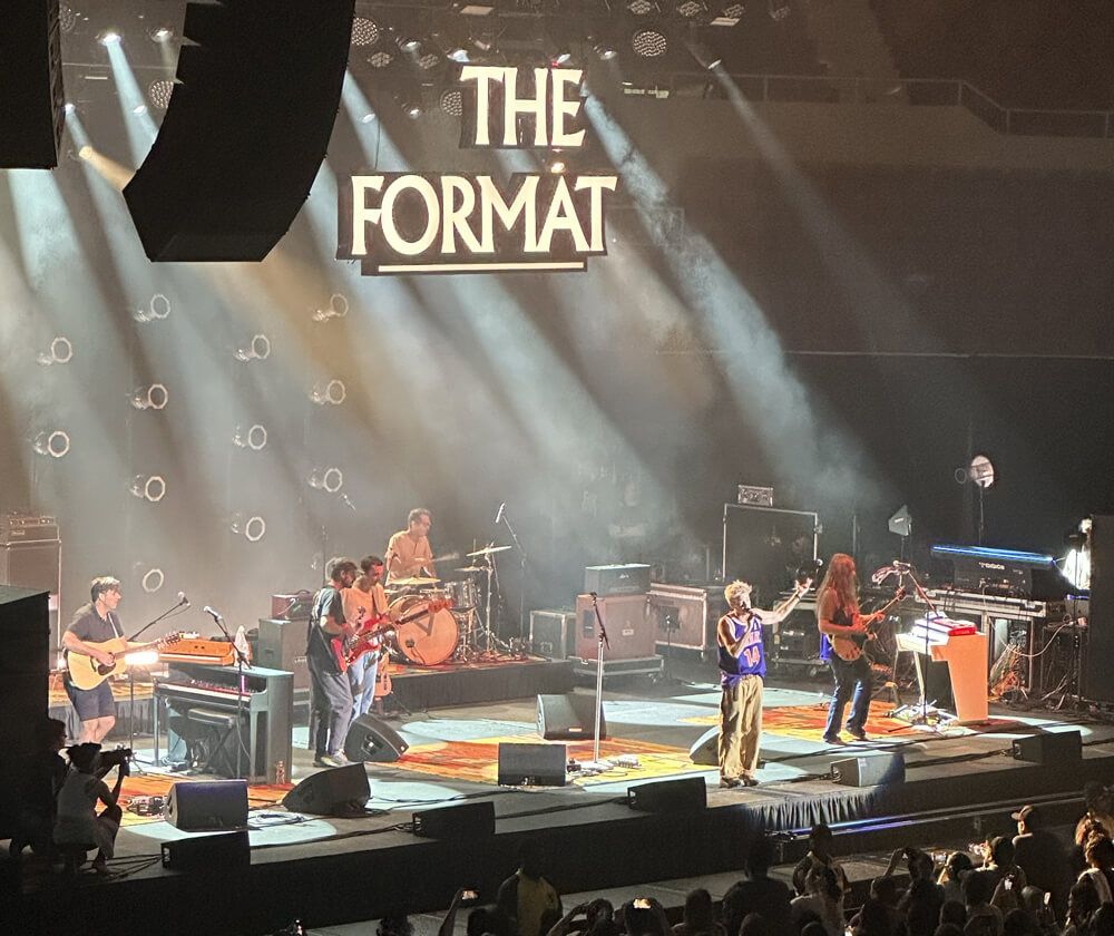The Format on stage with Jim Adkins of Jimmy Eat World