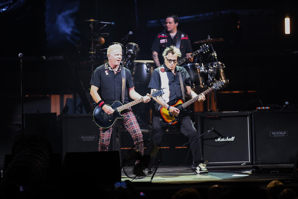 Dexter and Noodles of The Offspring on stage